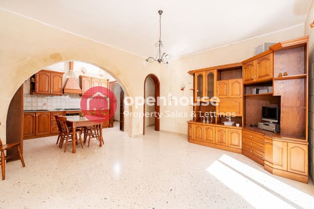 San Gwann, 2-bedroom Apartment with shared air space